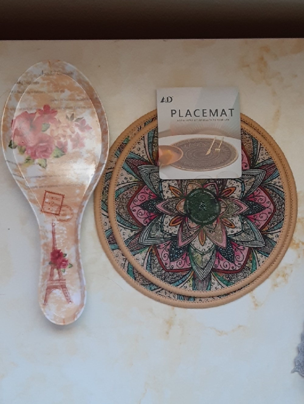 Bundle of a Spoon Rest, Placemats, a Peeler and a Knife, and towels - Picture 2 of 15